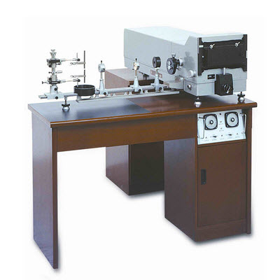 一米平面光栅摄谱仪 31WIA