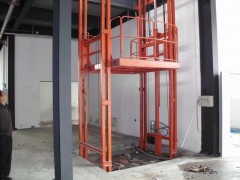 定制沧州导轨链条式升降货梯厂家/报价