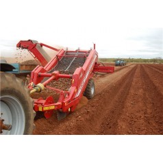 农田捡石机产品简介  拖拉机牵引大型捡石头机械